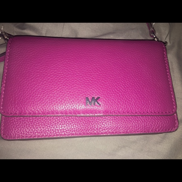 Michael Kors Phone Crossbody Bag - Picture 3 of 7